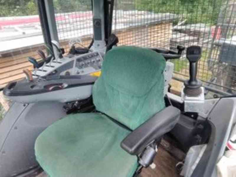 Lesnický traktor Valtra N134 + Vlek Kesla 102ND s hydra.ruko - foto 4