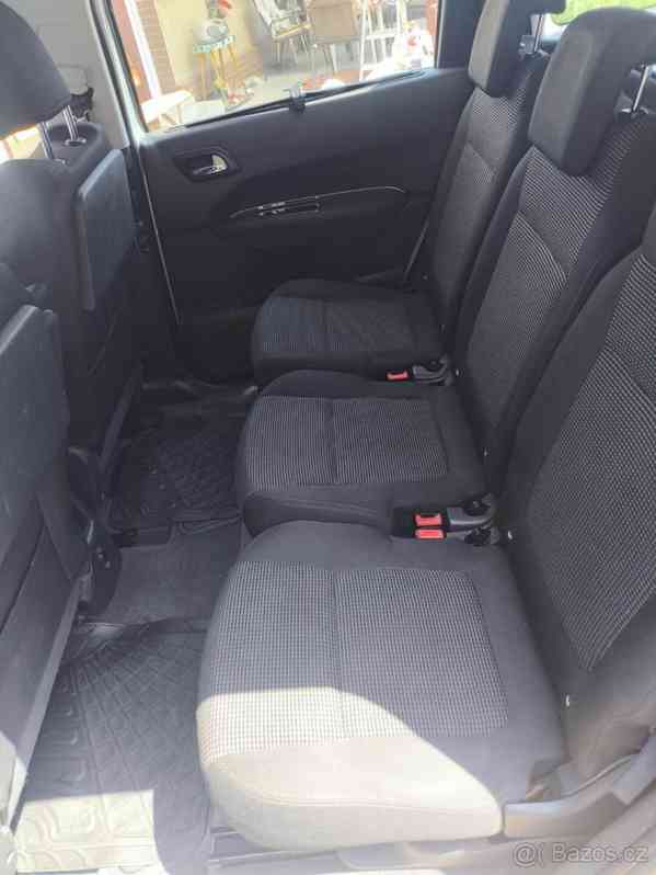 Peugeot 5008 1,6   r. výr 2010,nafta - Hdi, - foto 12