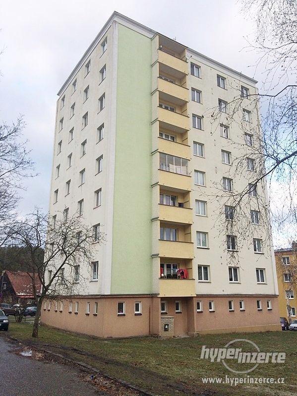 Prodej bytu 2+1 s lodžií, Nová Role, ul. Nádražní - foto 1