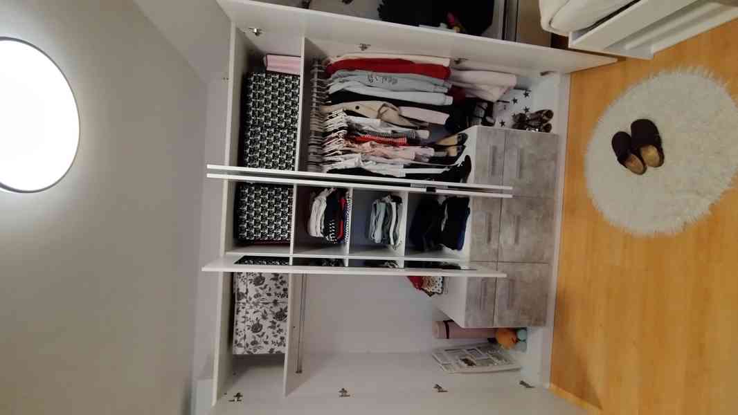 Skříň na oblečení  - foto 2