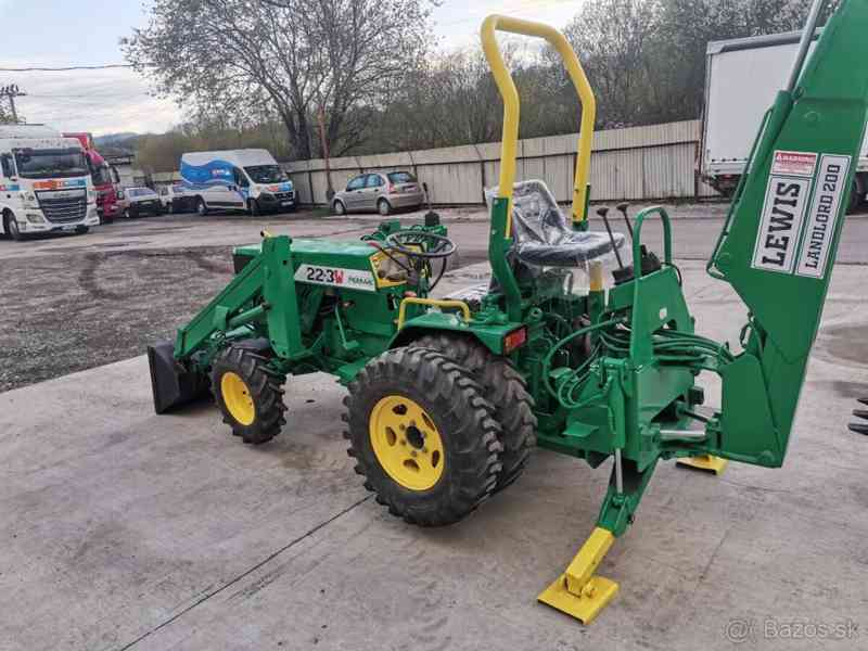   Malotraktor s čelním nakladačem 4x4 Ferrari  - foto 2