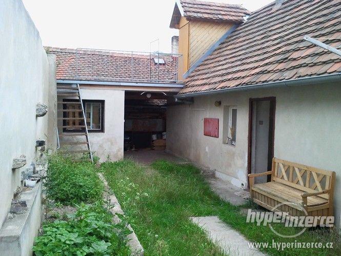 Starší dům v centru Líbeznic - foto 2