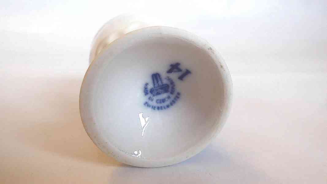T006_ Kalíšek na vajíčko, cibulák, porcelán, retro  - foto 3