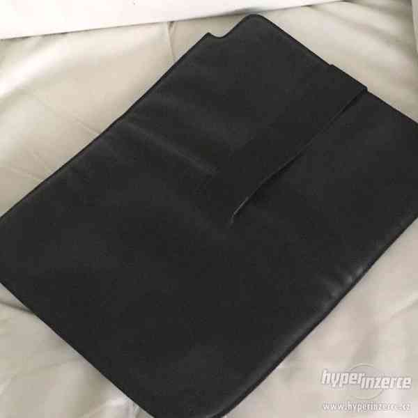 černé kožené pouzdro pro MacBook 17" Pro - foto 4