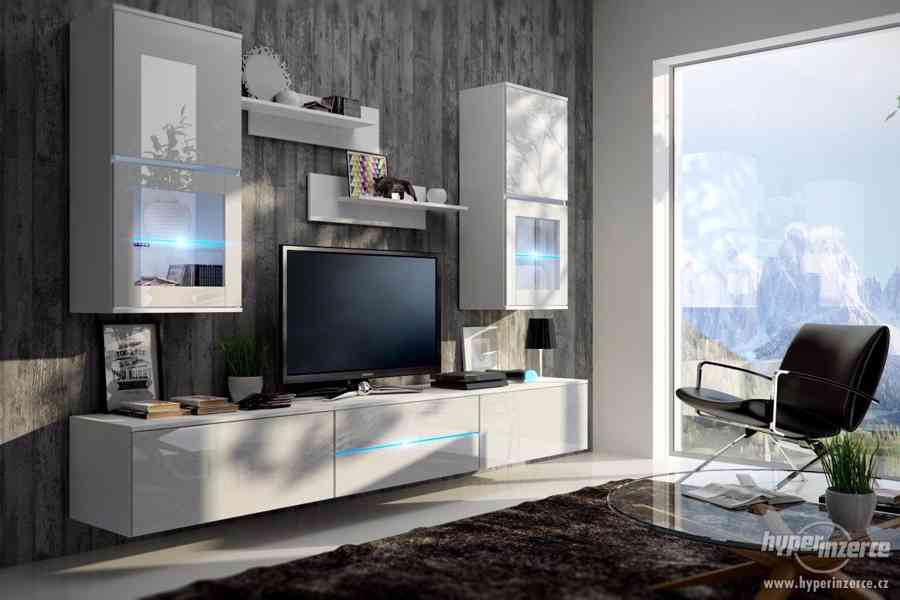 NOVÁ obývací stěna ZUZANA 2 lesklá DOPRAVA ZDARMA! - foto 1
