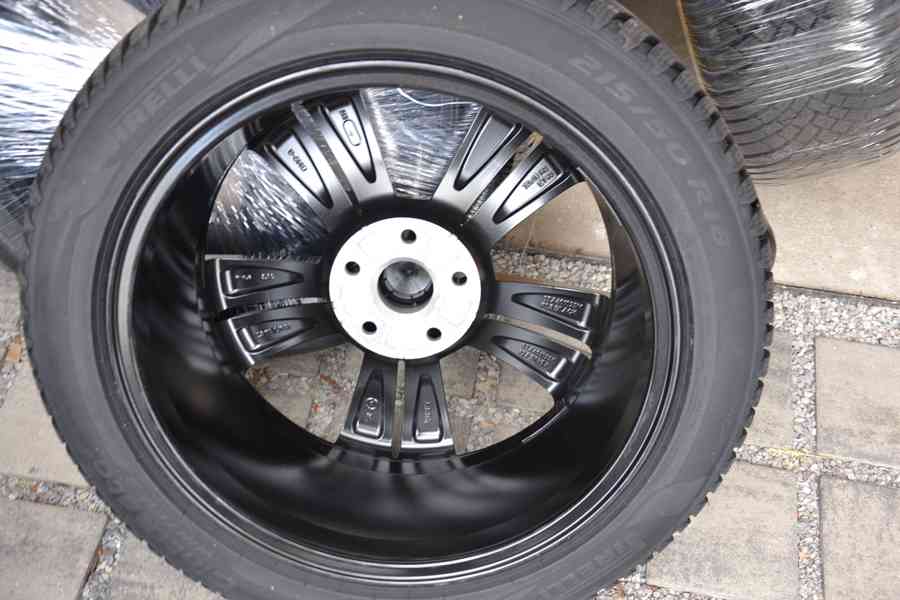 NOVÁ zimní Alu sada Škoda Karoq/S.Ateca 215/50R18,DOT 4425 - foto 14