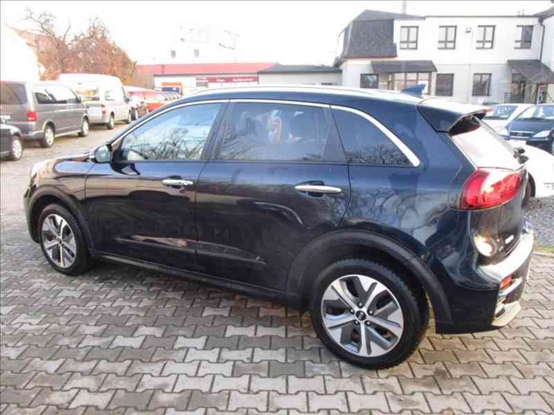 Kia E-niro 0,0 150kW 64kWh Executive- DPH - foto 4