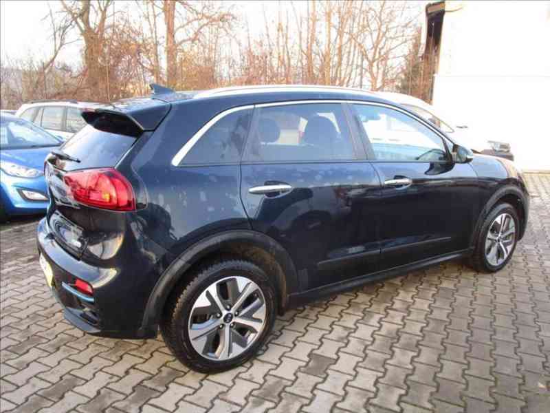 Kia E-niro 0,0 150kW 64kWh Executive- DPH - foto 3