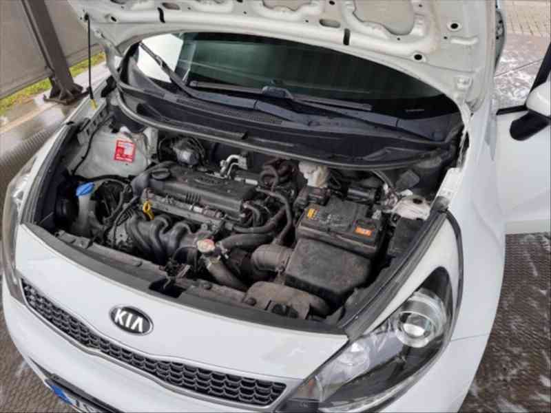 Kia Rio 1,4   CVVT 6q manuál - foto 15