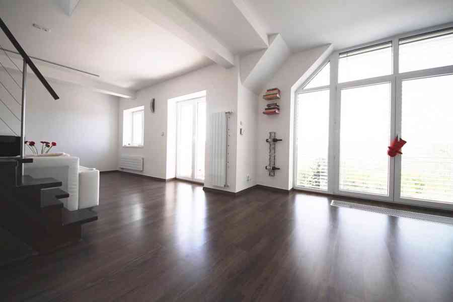 Pronájem bytu 5+kk 130 m² - foto 9