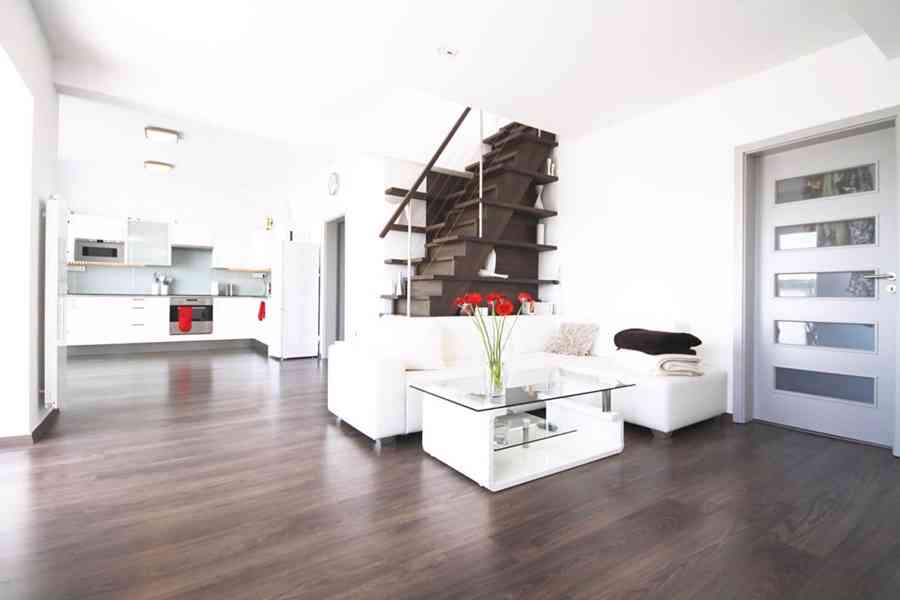 Pronájem bytu 5+kk 130 m² - foto 10