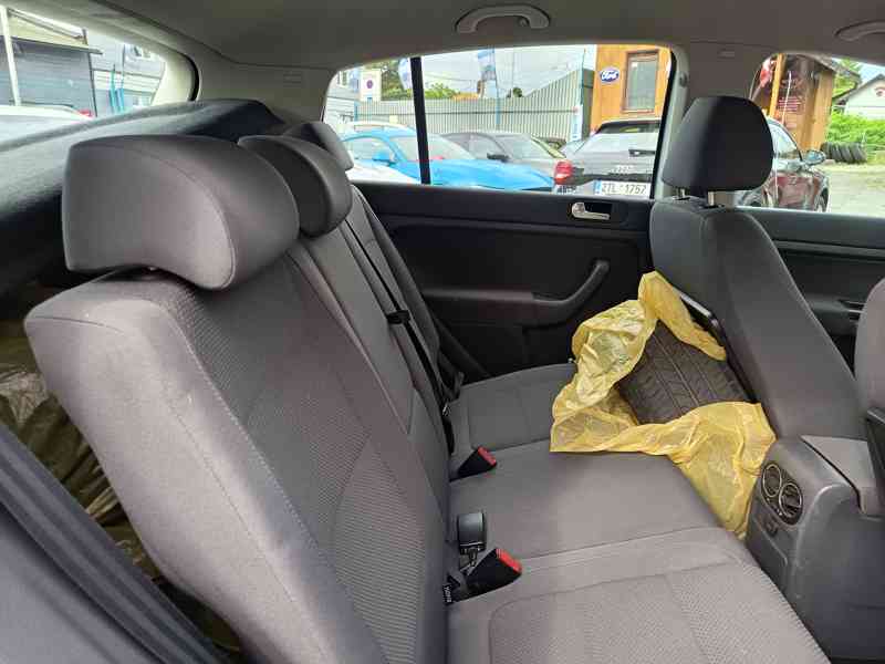 VOLKSWAGEN Golf Plus 1, 6i Comfortline 75kw - foto 16