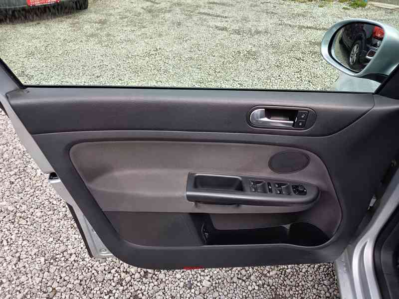 VOLKSWAGEN Golf Plus 1, 6i Comfortline 75kw - foto 21