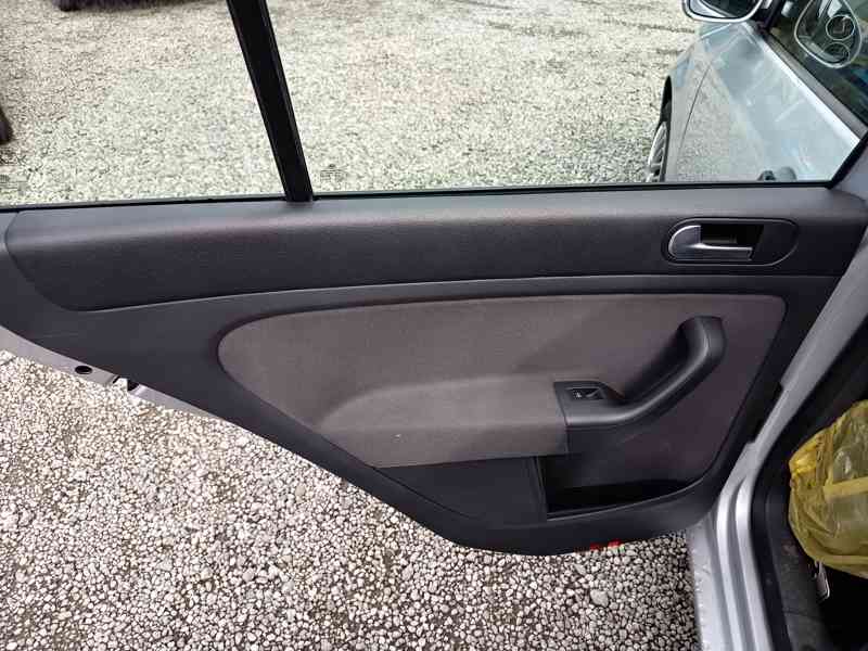 VOLKSWAGEN Golf Plus 1, 6i Comfortline 75kw - foto 20