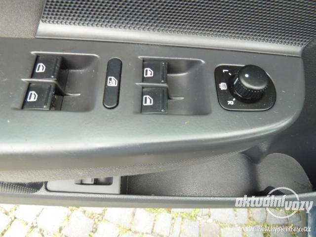 Volkswagen Golf 1.4, benzín, vyrobeno 2004, el. okna, STK, centrál, klima - foto 8