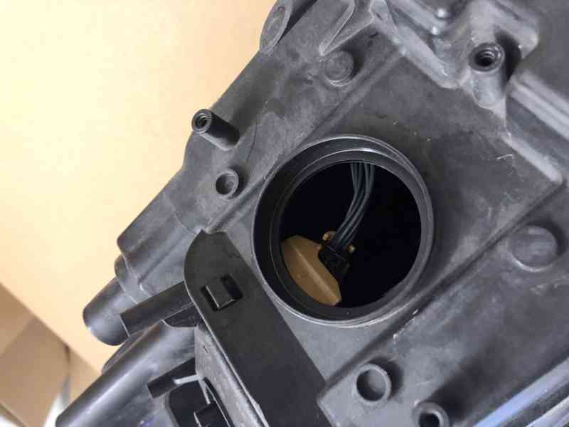 xenon vw touareg pravy predni svetlo prave 14-19 - foto 16