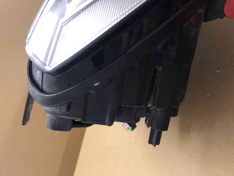 xenon vw touareg pravy predni svetlo prave 14-19 - foto 33