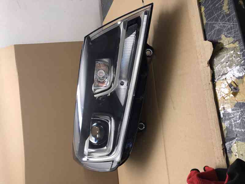 xenon vw touareg pravy predni svetlo prave 14-19 - foto 7