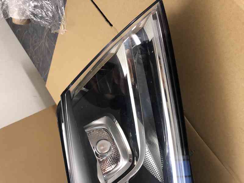 xenon vw touareg pravy predni svetlo prave 14-19 - foto 20