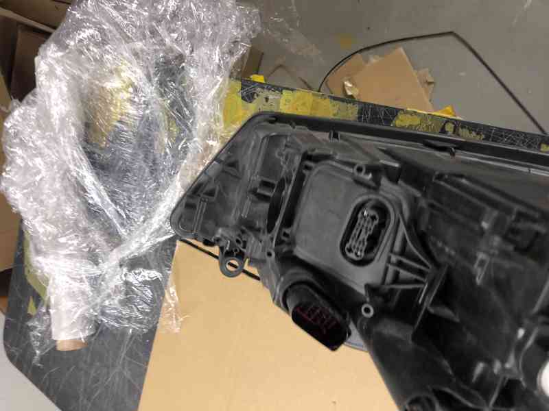 xenon vw touareg pravy predni svetlo prave 14-19 - foto 27