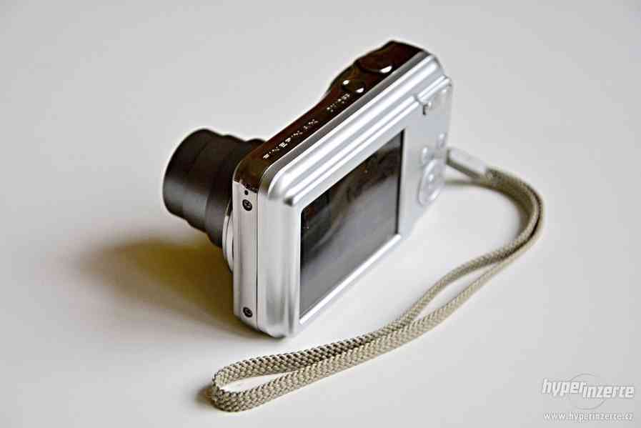 Fujifilm finepix ax200 - širokoúhlý, 5x optický zoom - foto 2