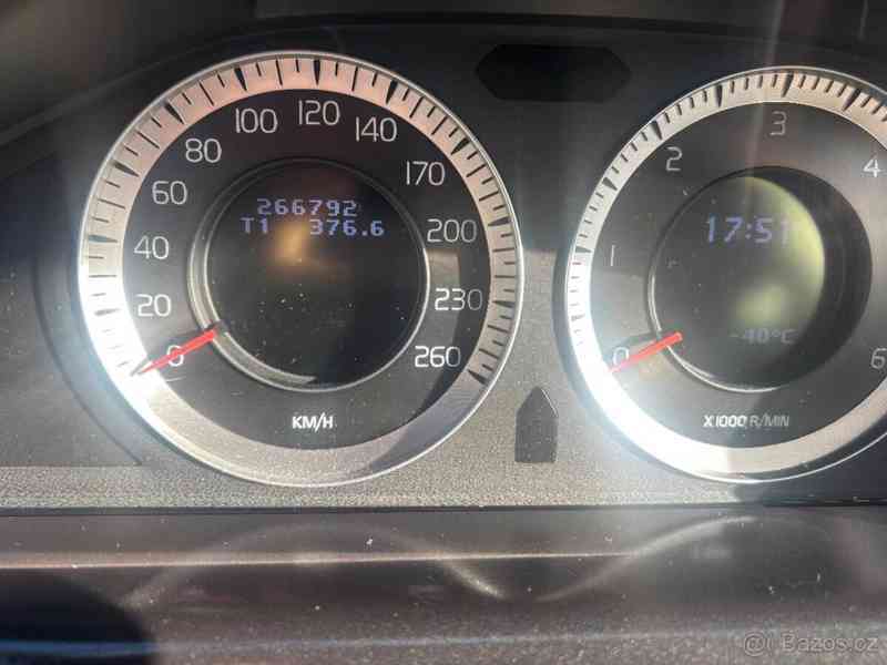 Volvo XC60 2,0   s naftovým motorem D3 - foto 16