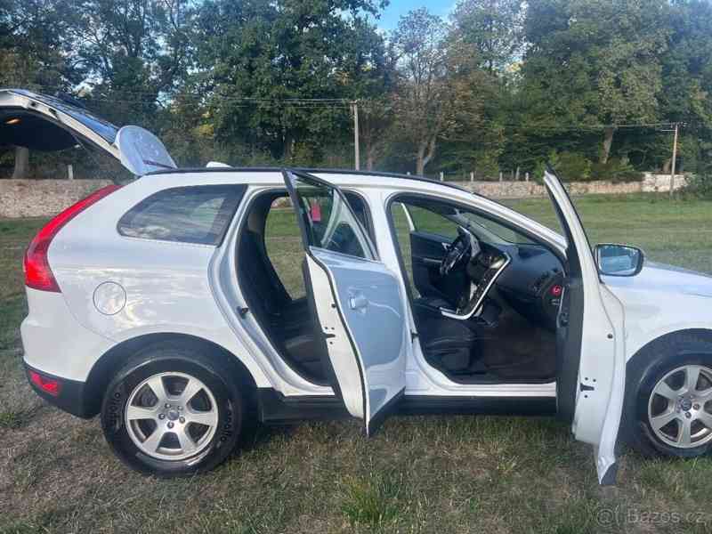 Volvo XC60 2,0   s naftovým motorem D3 - foto 3