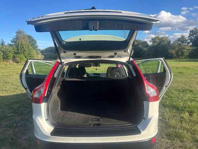 Volvo XC60 2,0   s naftovým motorem D3 - foto 8