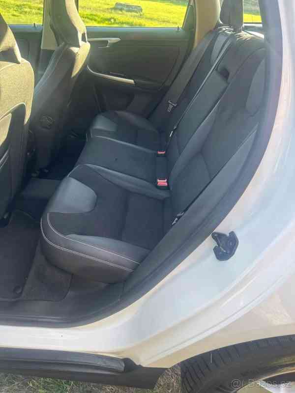 Volvo XC60 2,0   s naftovým motorem D3 - foto 9