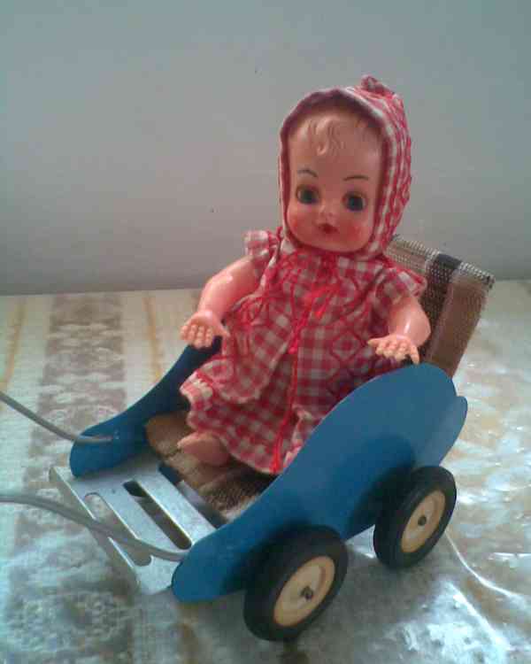 Retro kočárek s panenkou SLEVA