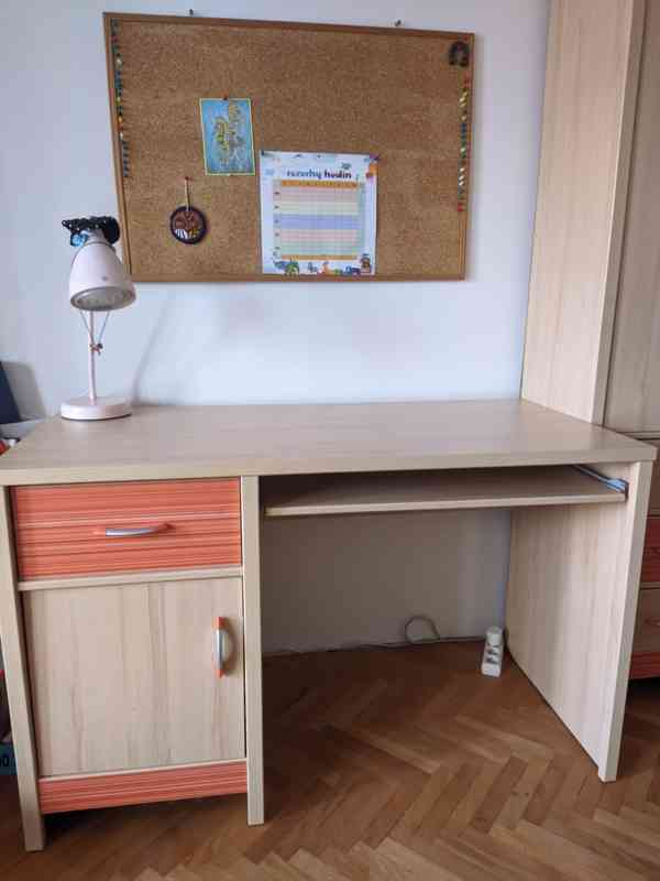 Dětský pokoj, dvě sestavy v zelené a červené barvě - foto 6