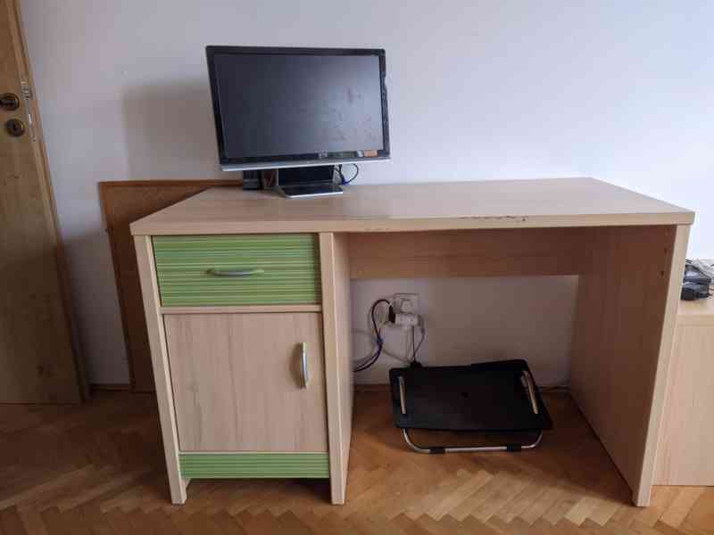 Dětský pokoj, dvě sestavy v zelené a červené barvě - foto 3