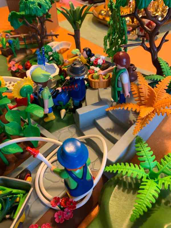 Playmobil zahrada  - foto 17