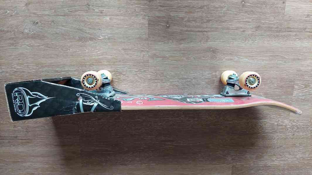 Nejetý skateboard - foto 2