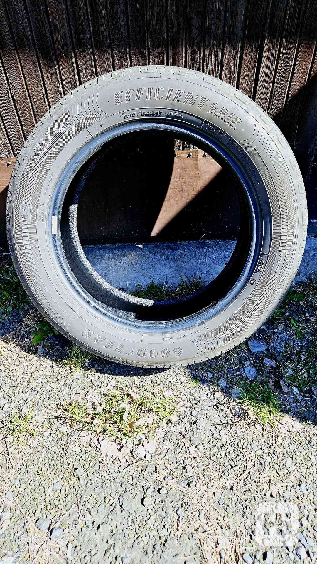 Goodyear EfficientGrip 215/60 R17 96H - foto 1