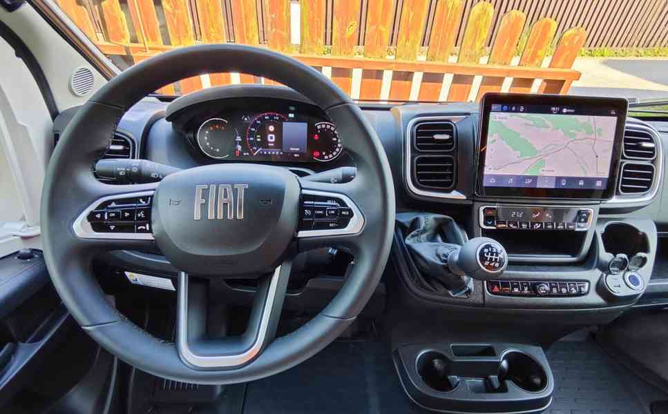 Zapůjčíme Vám zánovní obytný vůz Burstner Lyseo 690G - foto 5