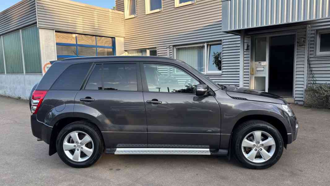 Suzuki Grand Vitara 2.4i Comfort benzín 124kw - foto 7