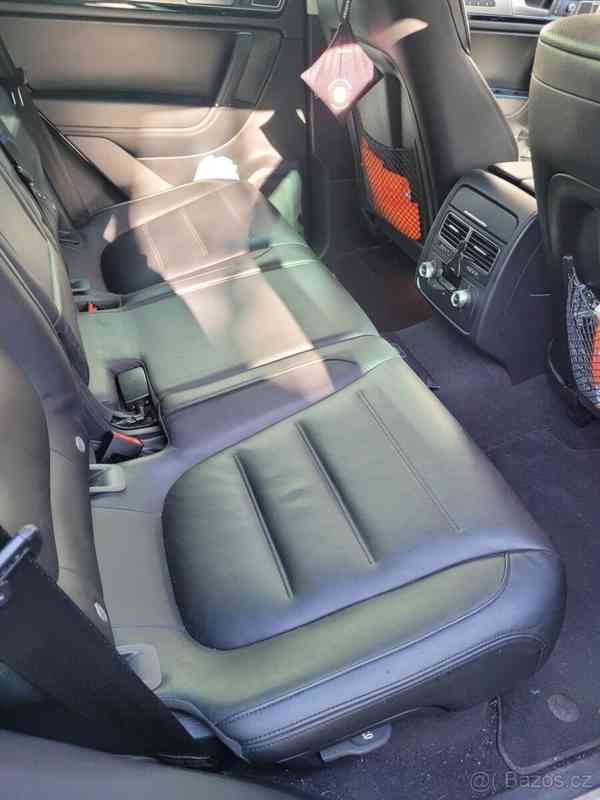 Volkswagen Touareg 3,0   TDi V6 193kw 4M R-LINE - foto 15
