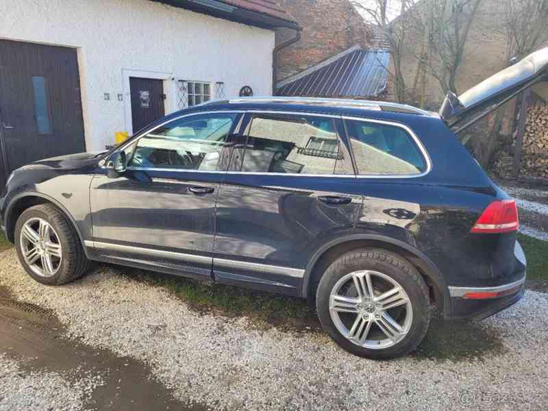 Volkswagen Touareg 3,0   TDi V6 193kw 4M R-LINE - foto 3