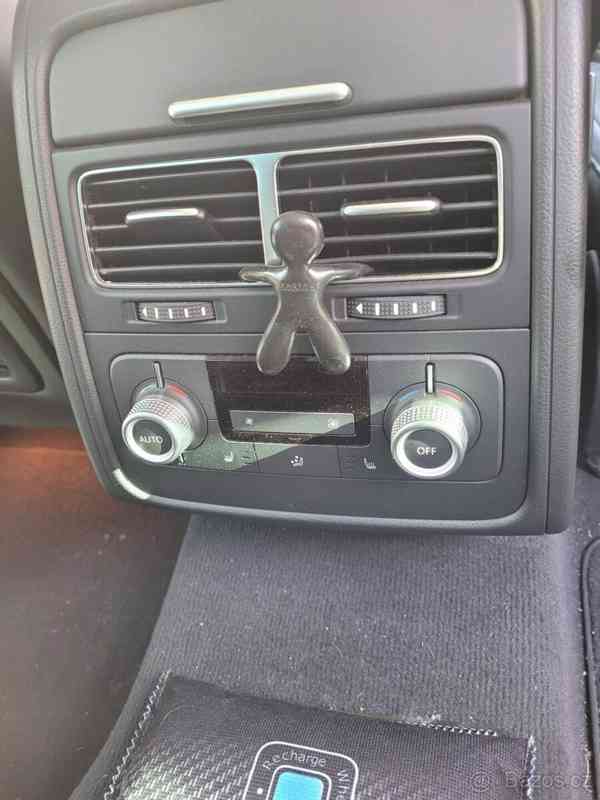 Volkswagen Touareg 3,0   TDi V6 193kw 4M R-LINE - foto 13