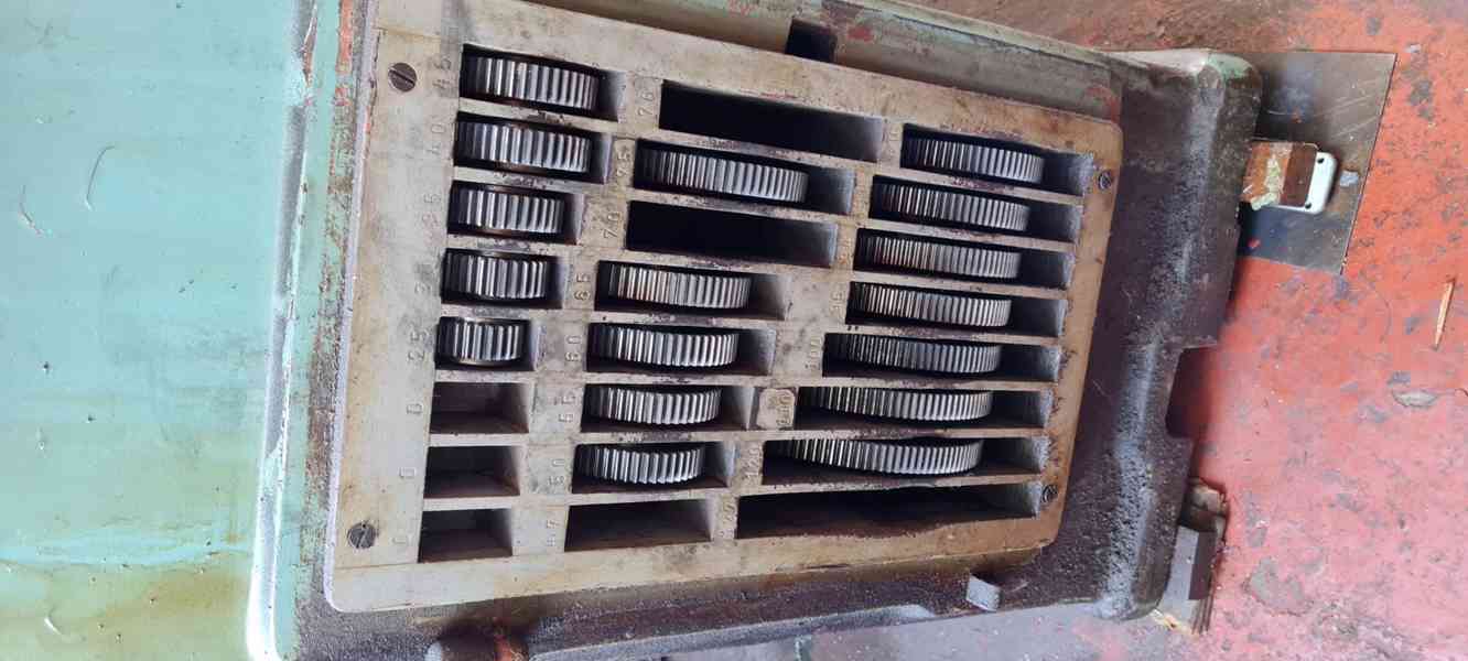 Použitá bruska na závity SIP RU 2, r. v. 1944, GO 1980 - foto 8