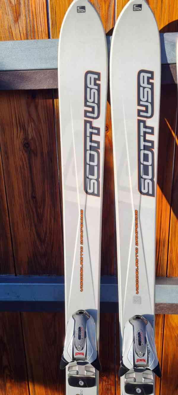 Carvingove lyze, lyzar.boty, hole - foto 6