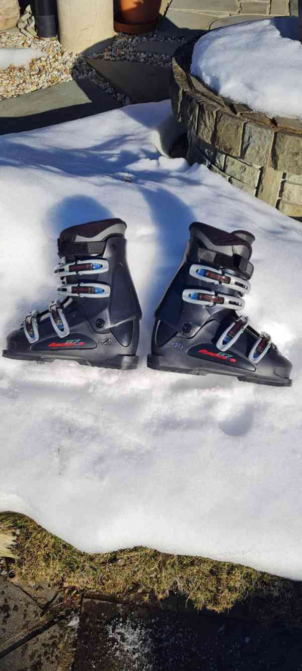 Carvingove lyze, lyzar.boty, hole - foto 3