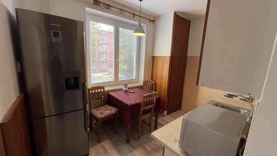 PRONÁJEM BYTU 3+1 S BALKÓNEM V IVANČICÍCH  - foto 7