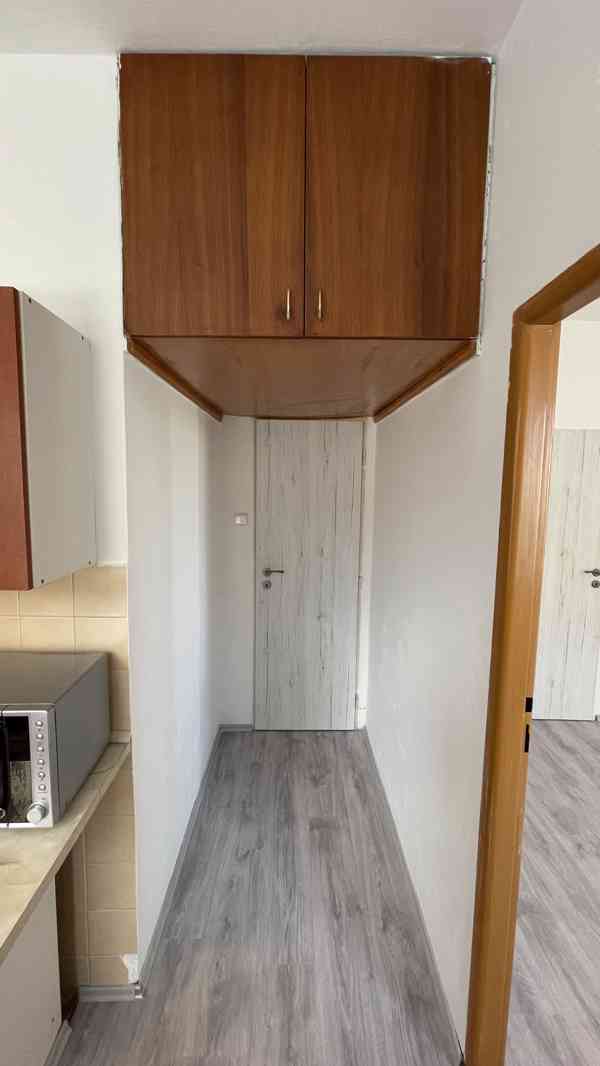 PRONÁJEM BYTU 3+1 S BALKÓNEM V IVANČICÍCH  - foto 8