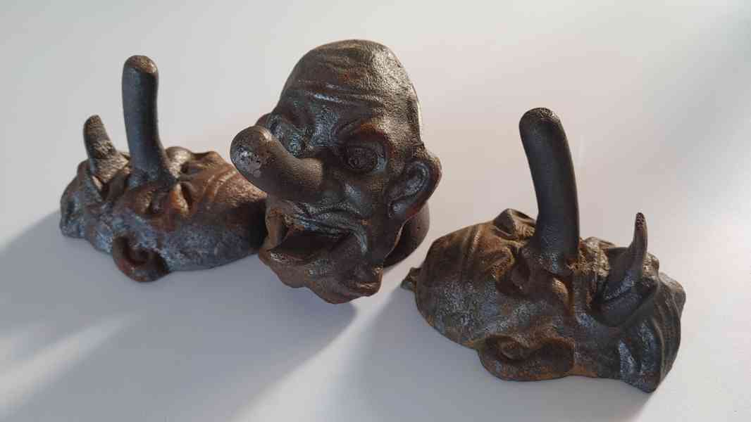 Staré Litinové Hlavy Démonů-Čertů,3Ks,Kov - foto 2