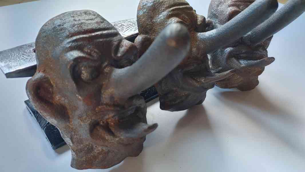 Staré Litinové Hlavy Démonů-Čertů,3Ks,Kov - foto 4