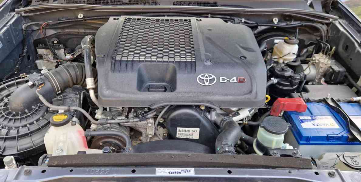 Toyota Hilux 2,5D4D 4x4 106kw - foto 10