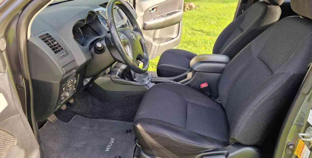 Toyota Hilux 2,5D4D 4x4 106kw - foto 8
