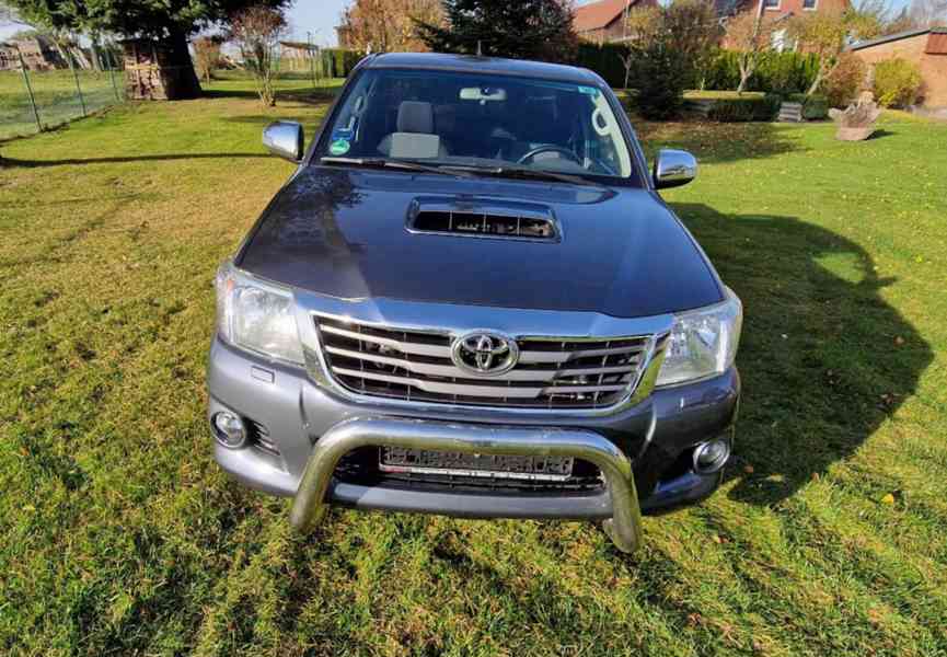 Toyota Hilux 2,5D4D 4x4 106kw - foto 4